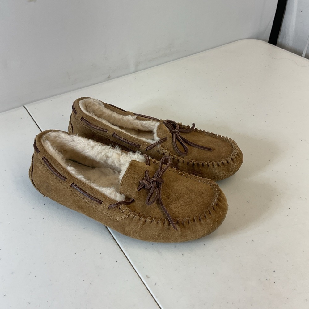 UGG Dakota Women's Size 8 Chestnut Suede Moccasin Slippers Cabin Cozy Shearling